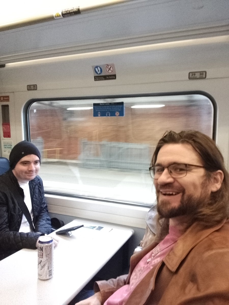 Archie The Arctic Lion tweet media