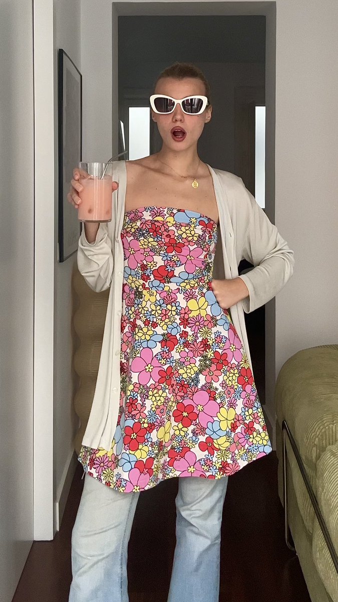 compIutense's tweet photo. vestido con pantalones. quien no quiera divertirse que se vaya 👏🏻👏🏻 https://t.co/52Zjq4v2In