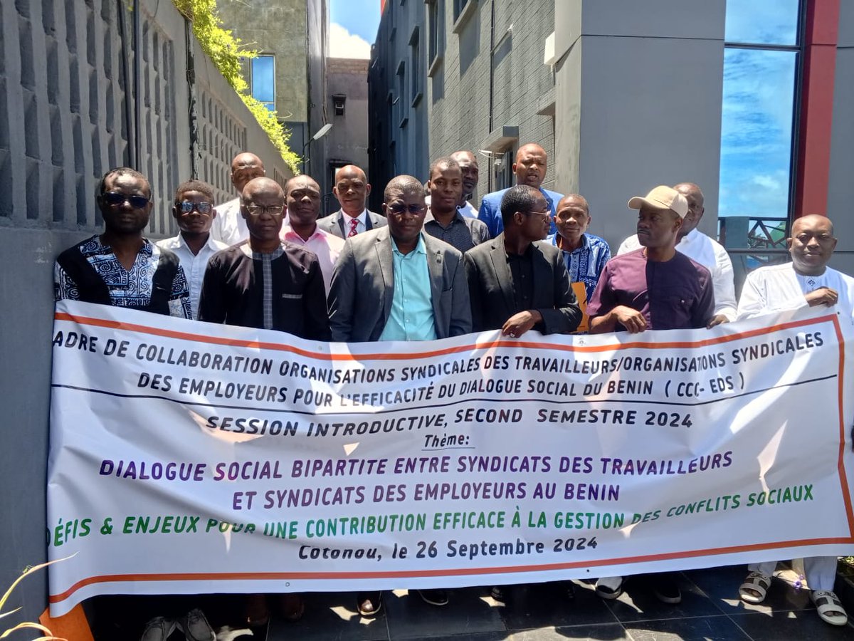 CnvAfrique's tweet photo. #DialogueSocial | #CollaborationBipartite | #Partenariat
Ce jeudi 26 septembre 2024, s'est tenue au siège du #CNP_BENIN la 1ère session ordinaire du cadre de collaboration entre  de la #COSI_BÉNIN appuyé par la @CNV_Internat , de #CSA_Bénin, du  #CNP_BENIN et de la #CONEB. https://t.co/hlLZZJNMtX