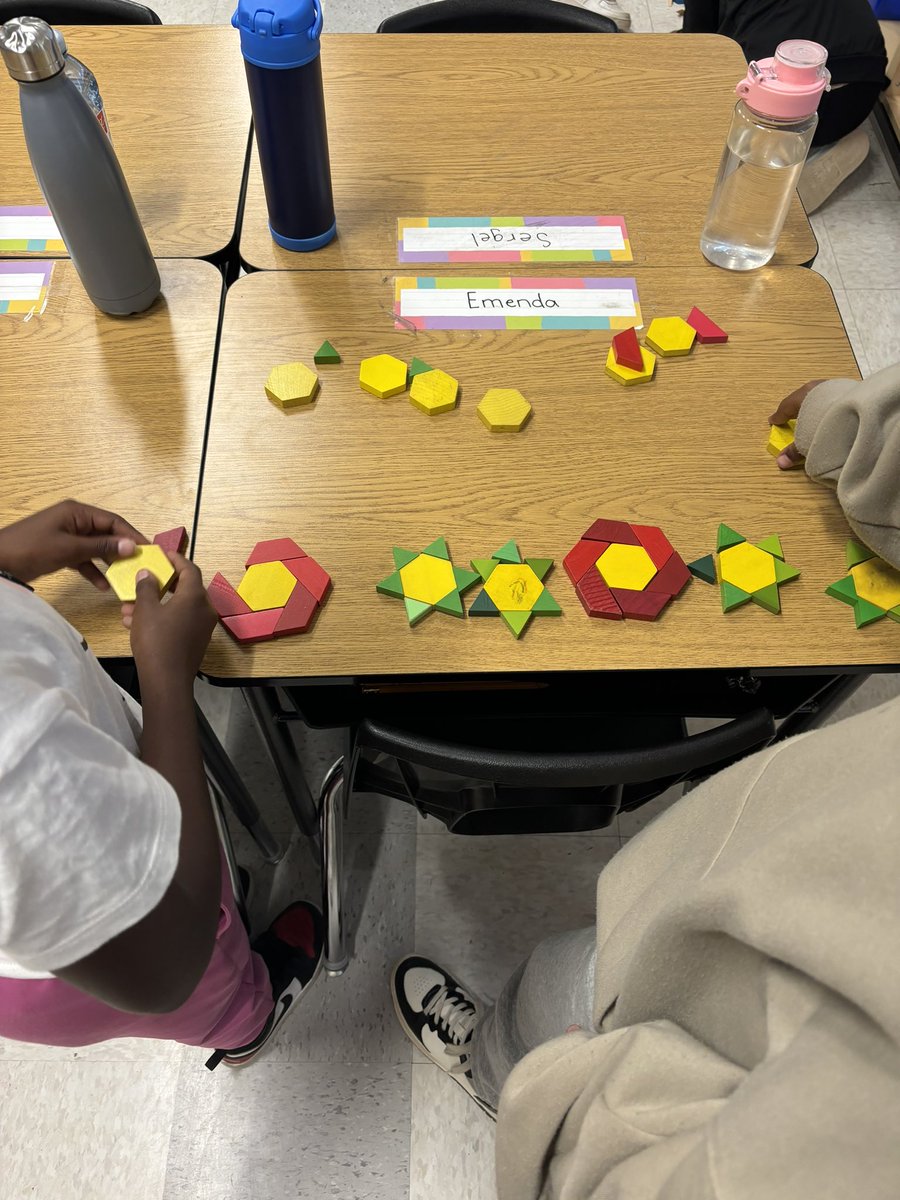 MissIngoldsby's tweet photo. Using @PearsonMatholo1 activities and mats to build and represent repeating patterns using tables and graphs! https://t.co/xqkkyoqI1V