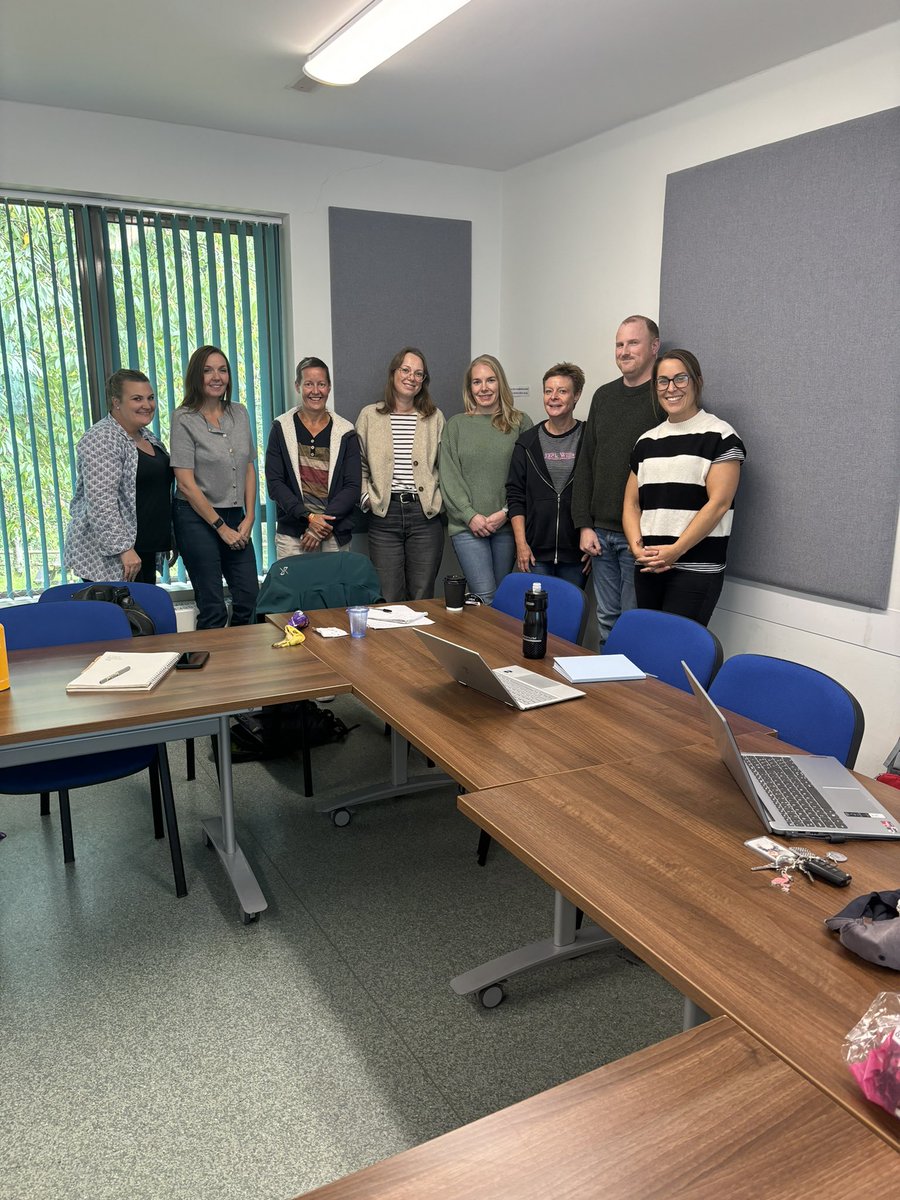Acp day of <a href="/DFTBubbles/">Team DFTB</a> ‘beyond essentials’ training. <a href="/UHP_NHS/">University Hospitals Plymouth NHS Trust</a>  
Nice to learn together for a change 🙌🏽