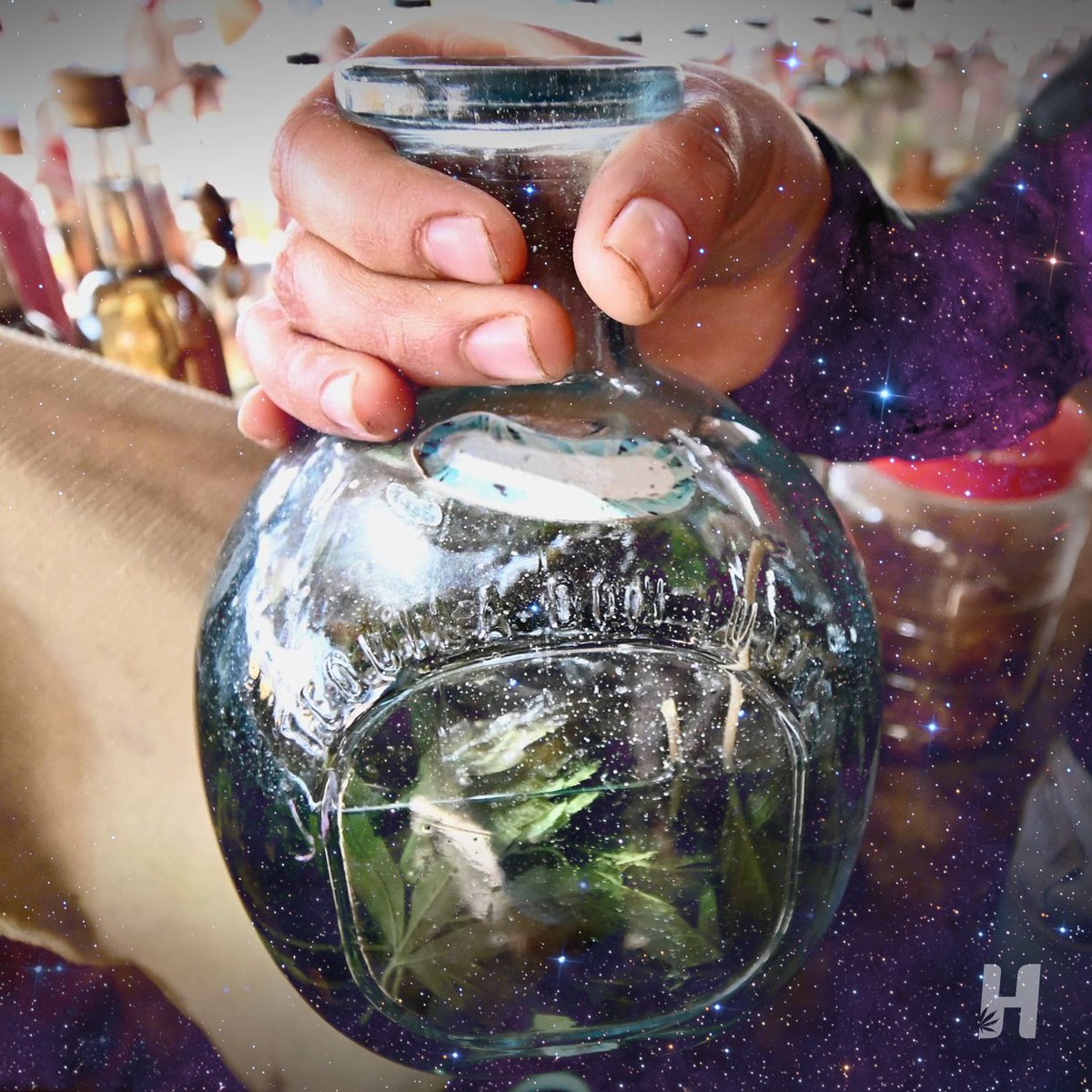 HeadsLifestyle's tweet image. Arriba, Abajo, al Centro, y Pa' Dentro.
.
#cheers #spiritshigh #mota #thirsty #imbibegram #homebar #garnish #boozy #mixology #craftcocktail #infused #drinkstagram #drinks #cocktails