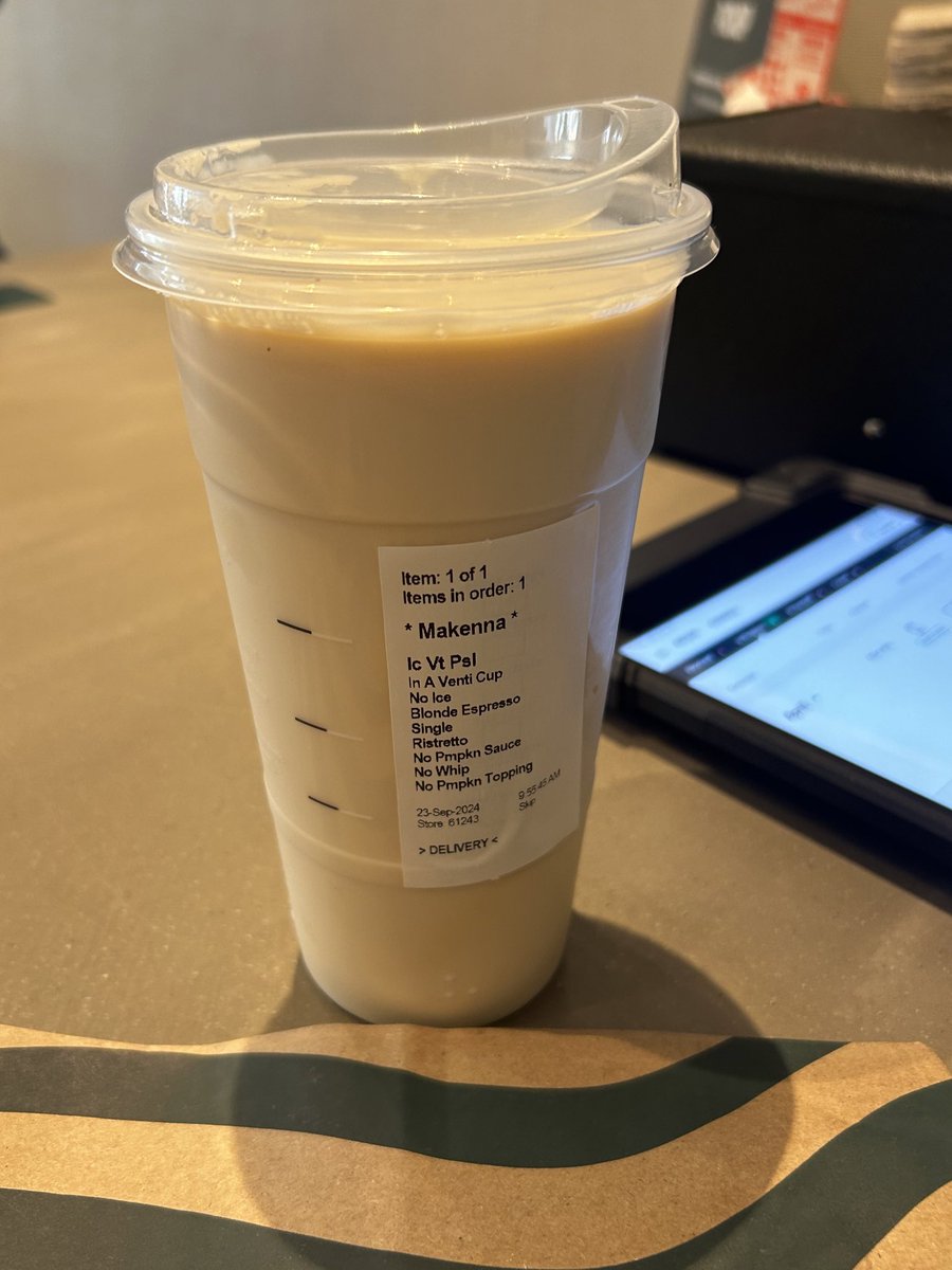 dumbcamell's tweet photo. customers  are acting like fools this month https://t.co/x4T5AXKZqd