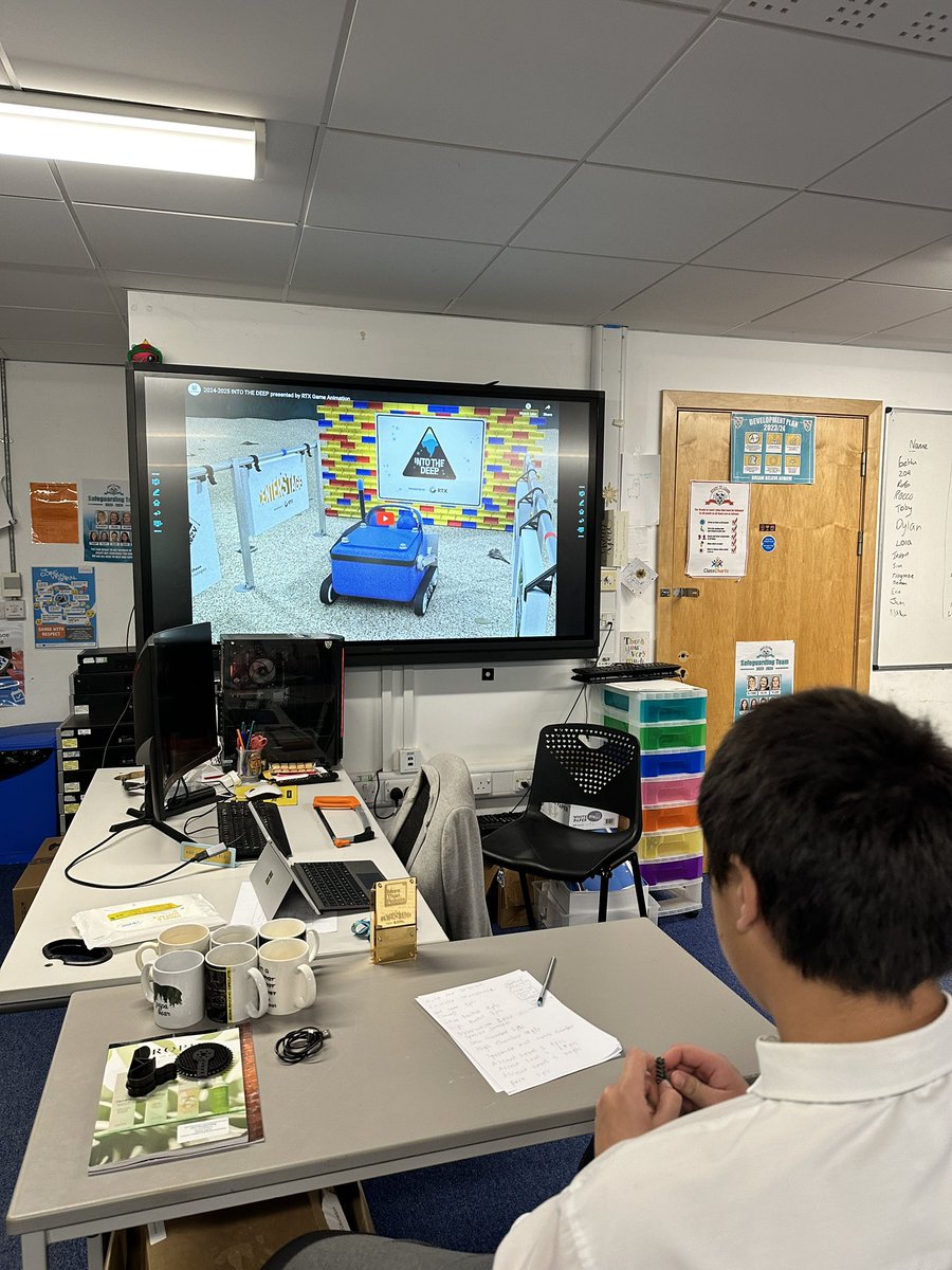 TenbyTechno's tweet image. What a fantastic evening tonight for both teams. A huge welcome to our new team members. Can’t wait for this years competition 🥳 #MoreThanRobotsUK 🤖 @FTC_UK