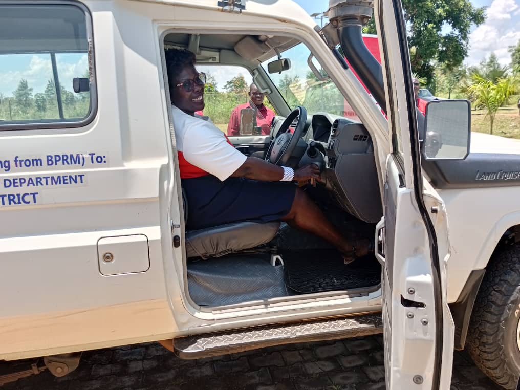 Madi Okollo District Local Government (@madiokollodlg) on Twitter photo Save the Children International has supported the Community Based Services Department of Madi Okollo with a Land Cruiser. This means of transport is aimed at enhancing child protection in the district.
Thank you <a href="/save_children/">Save the Children International</a> for this kind gesture. Save the Children International has supported the Community Based Services Department of Madi Okollo with a Land Cruiser. This means of transport is aimed at enhancing child protection in the district.
Thank you <a href="/save_children/">Save the Children International</a> for this kind gesture.