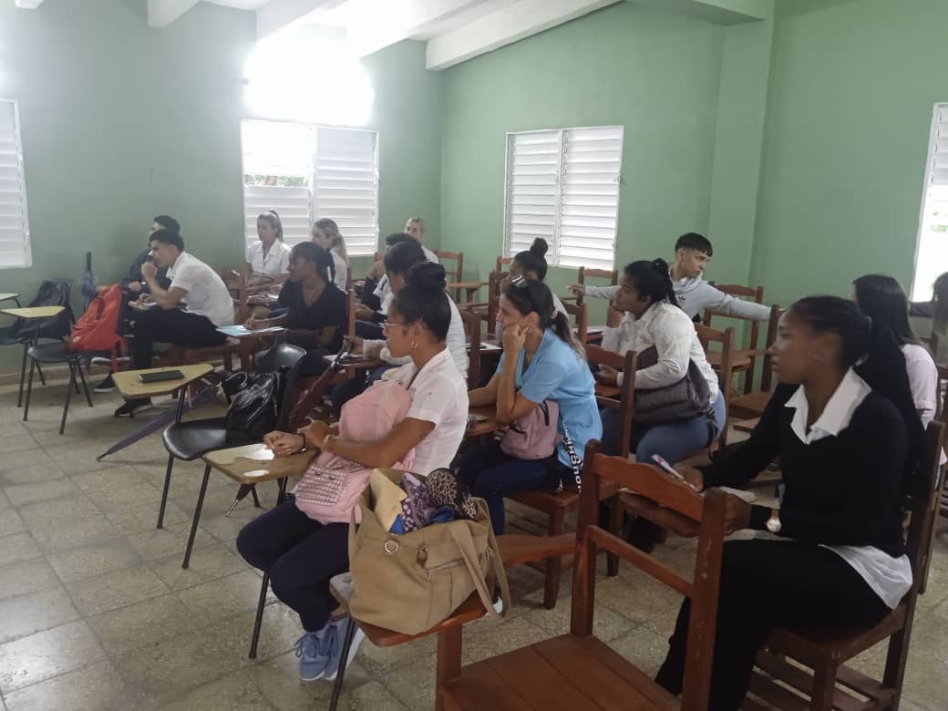 Se realiza el proceso de socialización de especialidades del Internado Vertical de las carreras de Medicina🥼 y Enfermería💉 en la filial Eusebio Hernández Pérez del municipio de Colón🏛️🩺
<a href="/FeuCuba/">FEU de Cuba</a>