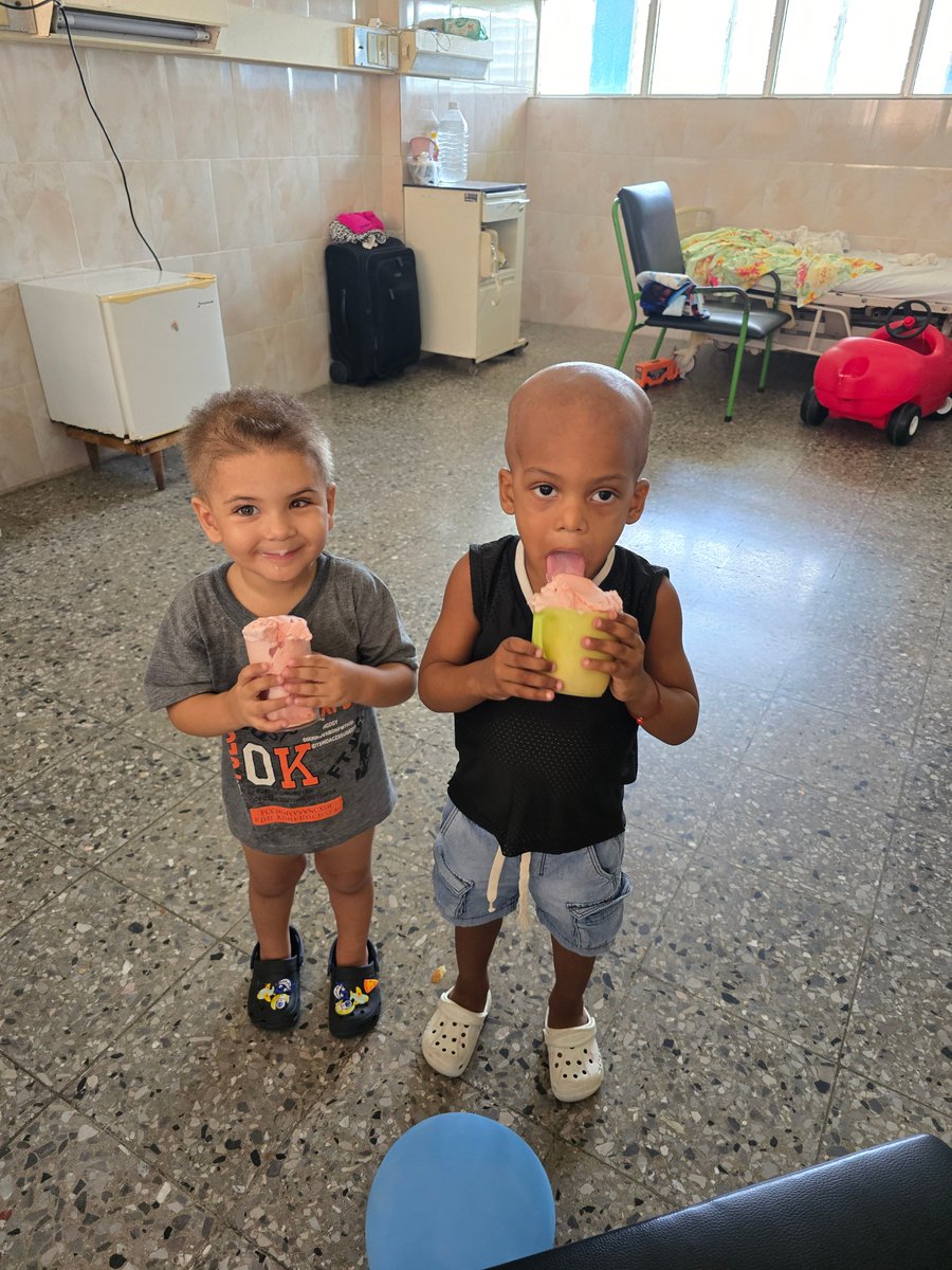 AEIServimin's tweet photo. Hoy la sonrisa se dibujó en la carita de los niños del Hospital Pediátrico Juan Manuel Márquez 😋🍨. https://t.co/zC8nwSn0UU