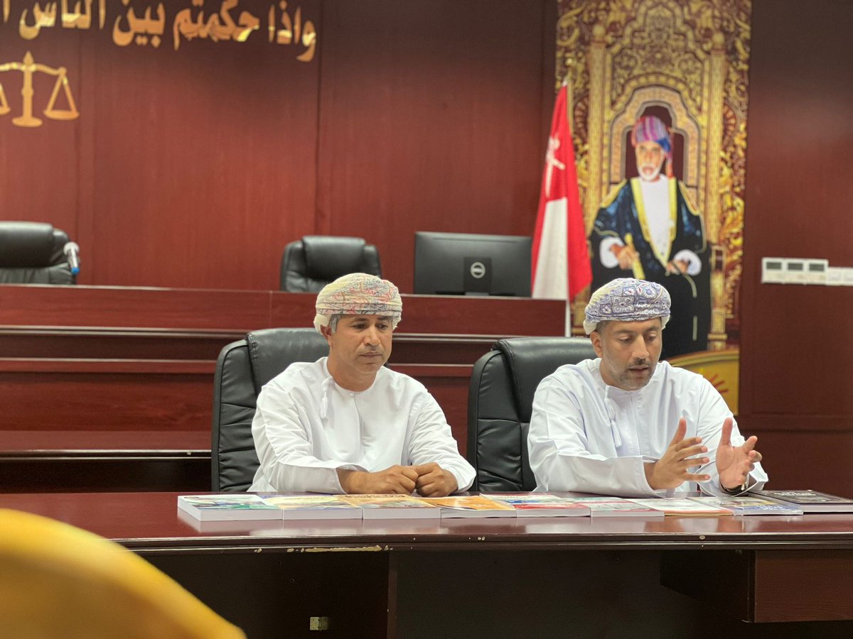 AlhnayyJmyl's tweet photo. في هذا اليوم الجميل والمبارك سعدنا بزيارة الدكتور/ نبهان بن راشد المعولي عميد المعهد العالي للقضاء بنزوى والفريق المرافق له إلى جامعة البريمي وذلك في إطار تفعيل بنود مذكرة التعاون بين الجامعة والمعهد العالي للقضاء...

نسأل الله التوفيق والإخلاص https://t.co/lcGxx7qtRT