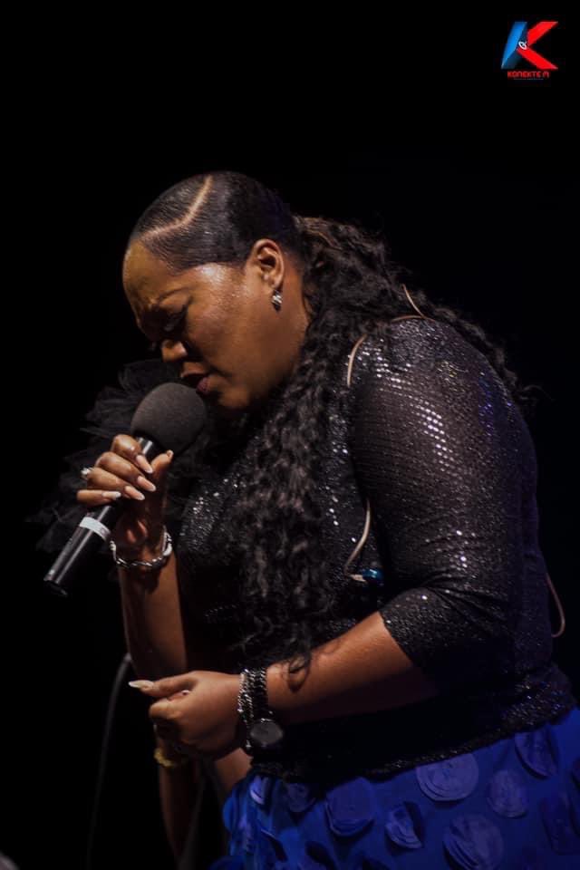 Barbaracassa's tweet image. Son w favè pou mwen 
Pou mwen adore W 🙌🏾
#pwomèspam