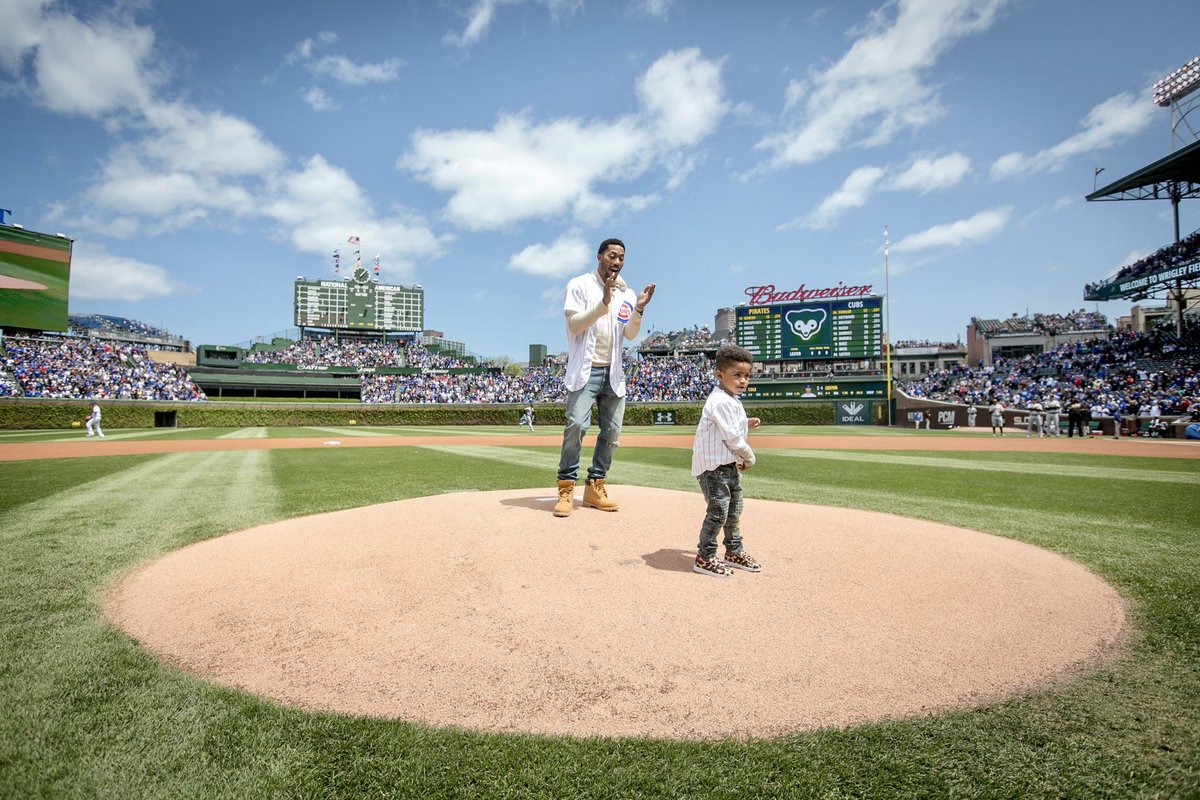 Cubs's tweet photo. Just a kid from Chicago whose legacy and impact transcended a ball and a hoop. 

Congratulations on a 1 of 1 career, @drose. 🌹 https://t.co/6CJIc4IMGu
