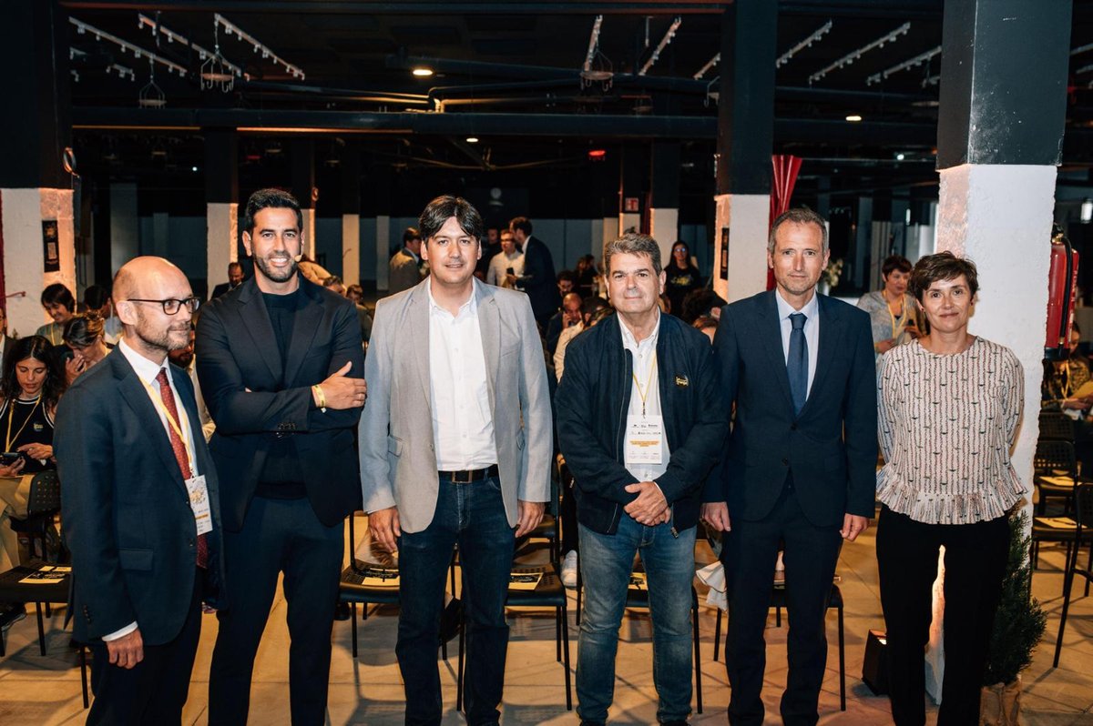 SCTAsturias's tweet photo. El consejero de Ciencia, Borja Sánchez, ha participado en la inauguración de la jornada La Granja Impact, un encuentro de dos días con empresas e inversores en el sector de la agroalimentación, organizado por @agenciasekuens y #CapsaFood en el pozo Sotón. https://t.co/54f32Oikbj