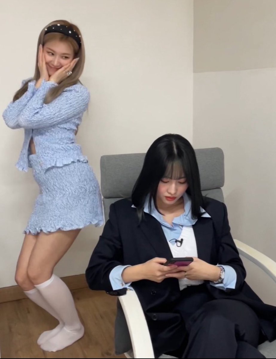 remember ceo hirai momo and her model gf minatozaki sana