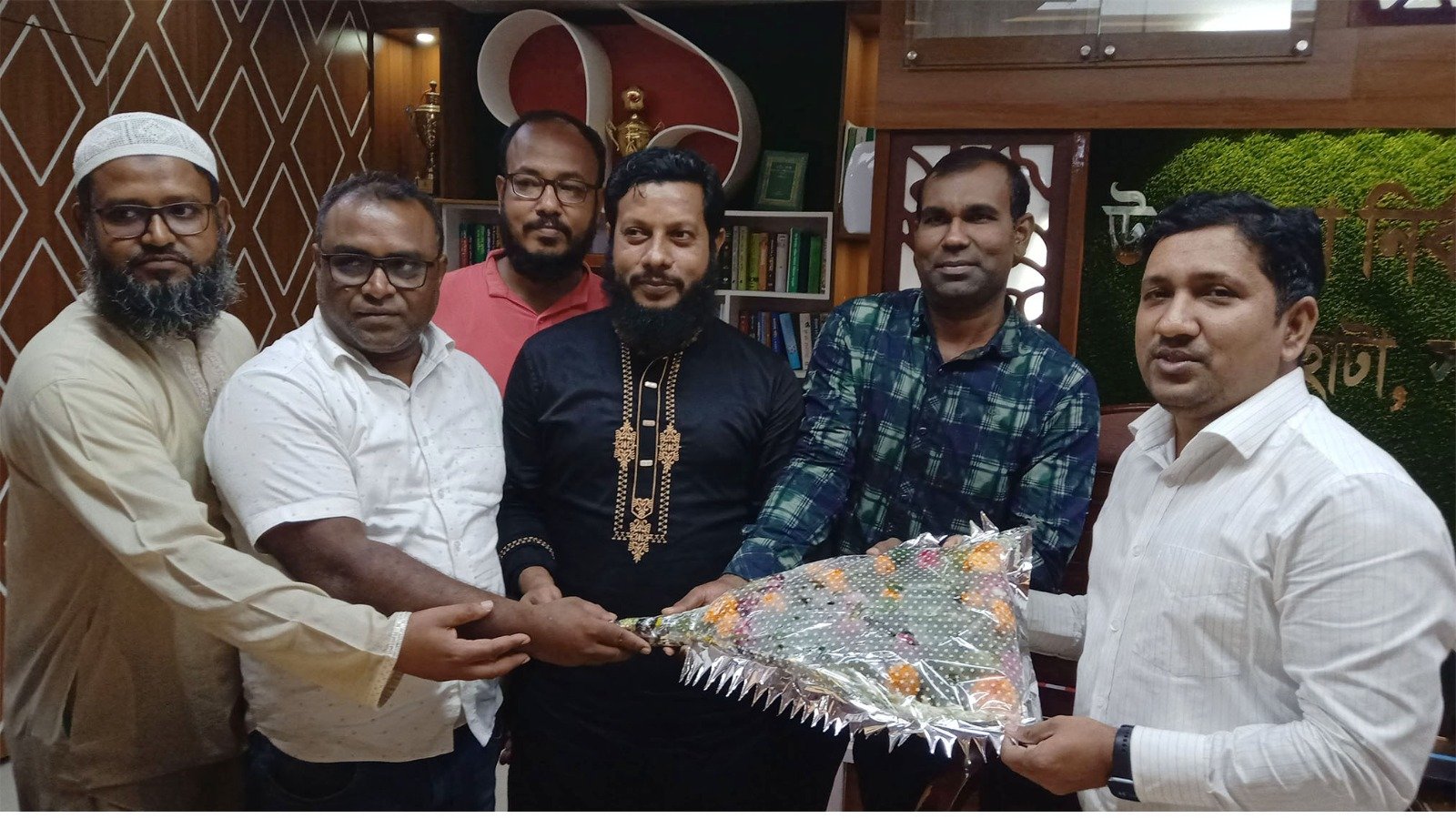 দেবহাটার ইউএনও’র সাথে সহকারী শিক্ষক সমিতির মতবিনিময়