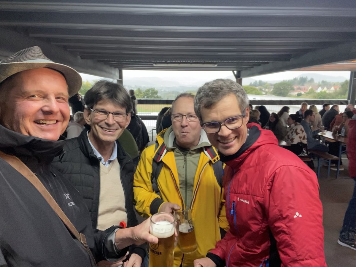 jens_mayer's tweet photo. Mitarbeiterfest des Stauferklinikums im Parkhaus bei strömendem Regen … aber schönem Ausblick auf die Dreikaiserberge. Irgendwie symbolhaft: Regen und eigentlich trübe Aussicht - aber gute Stimmung und die Hoffnung, dass wie immer auf Regen irgendwann Sonnenschein folgt… https://t.co/OjiqD1mFZP