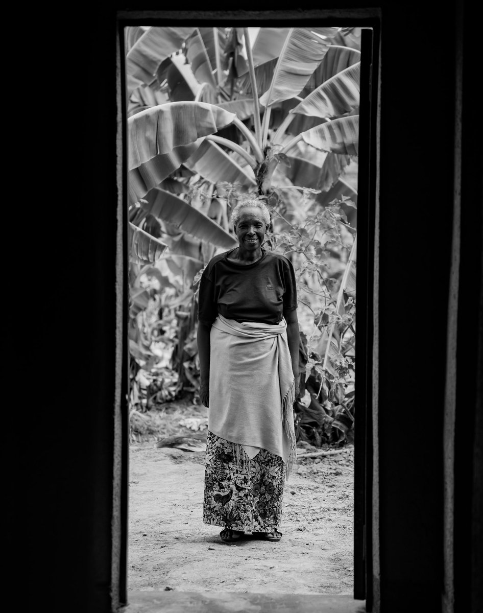 After 3 weeks, Today we officially visited the newly renovated house of Angelique Nirere-genocide survivor as a result of @TekExperts_RW ‘s support. This is the second house renovated as part of our #Kwibuka_projects.  

We extend our sincere thanks to @TekExperts_RW