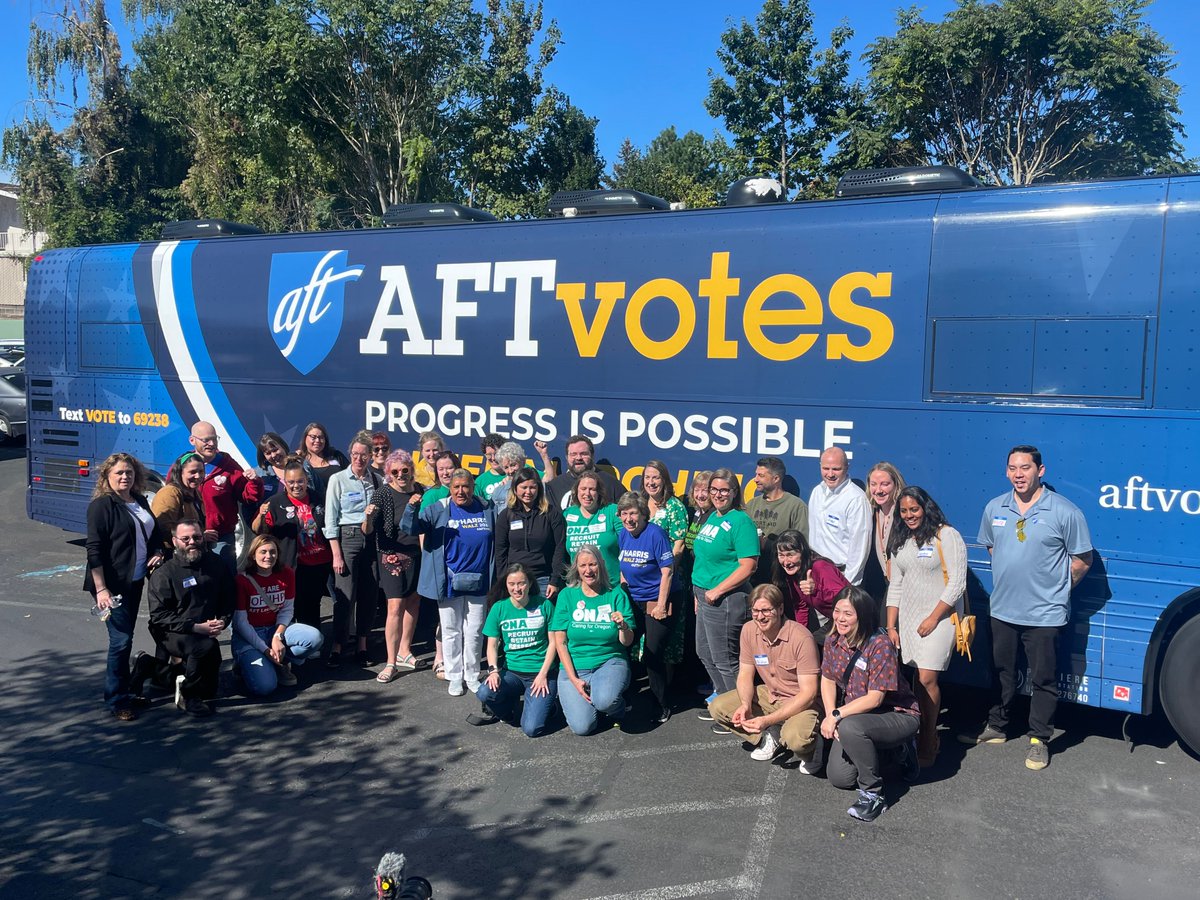 OregonNurses's tweet photo. AFT President Randi Weingarten and Executive Vice President Evelyn DeJesus joined ONA leaders from across Oregon on Saturday to talk about our growing union and what's at stake in the 2024 election. #AFTVotes #ONAVotes https://t.co/6wB2T6IlZ6