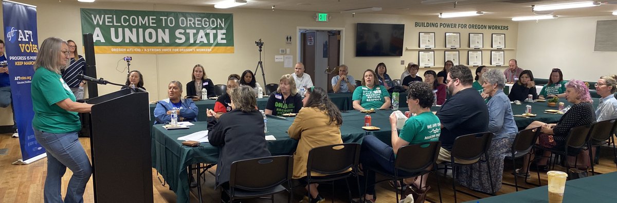 OregonNurses's tweet photo. AFT President Randi Weingarten and Executive Vice President Evelyn DeJesus joined ONA leaders from across Oregon on Saturday to talk about our growing union and what's at stake in the 2024 election. #AFTVotes #ONAVotes https://t.co/6wB2T6IlZ6
