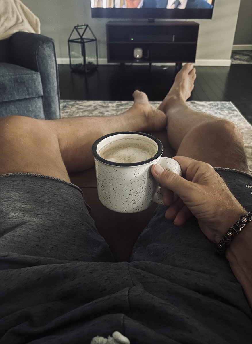 Dazed & Confused 🎸💪🎼🏋️♀️🇺🇸🥃 tweet media