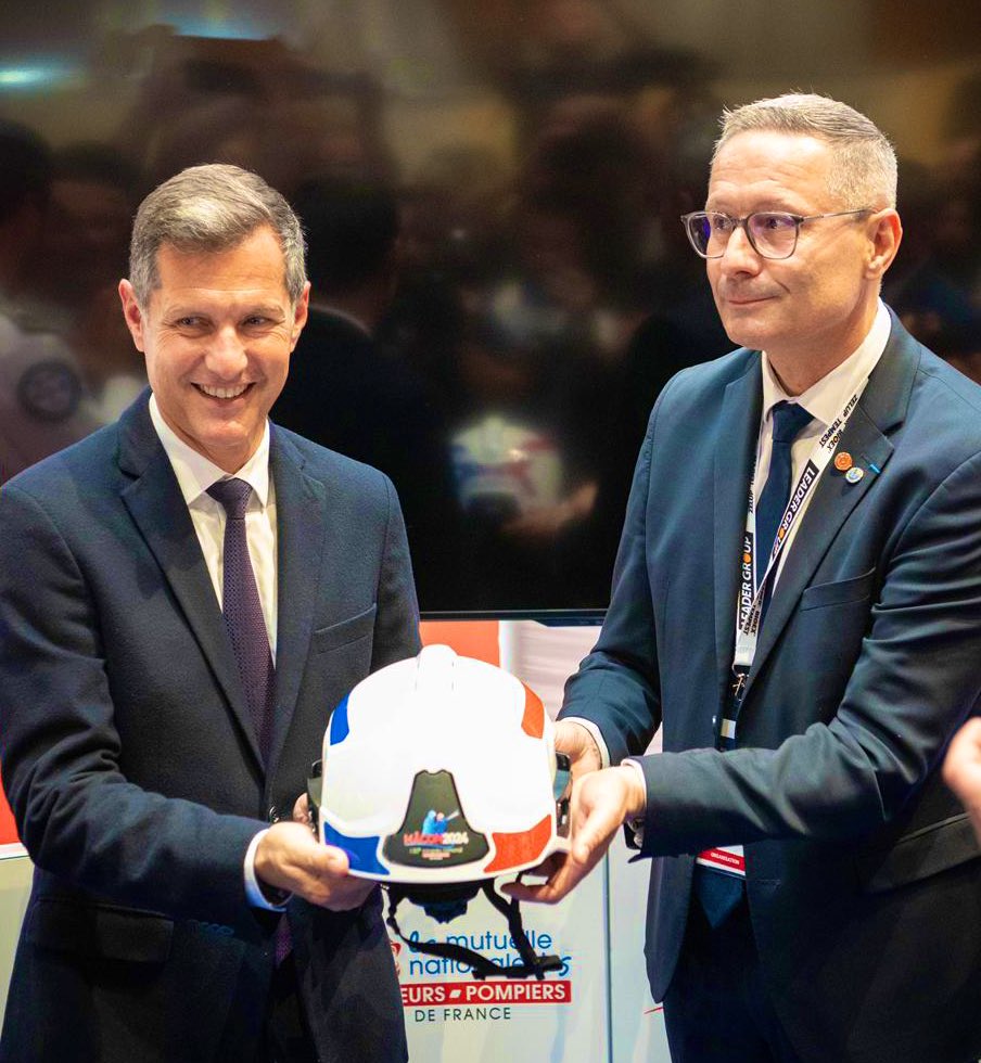 Première visite ministérielle sur le <a href="/cnspf2024/">Congrès national des sapeurs-pompiers - Mâcon 2024</a>.
Merci <a href="/NDaragon/">Nicolas DARAGON</a>, le nouveau ministre délégué à la Sécurité du Quotidien, pour sa présence.
Oui nous sommes des acteurs incontournables du quotidien pour protéger, secourir er sauver tous les concitoyens. Nous pouvons compter sur