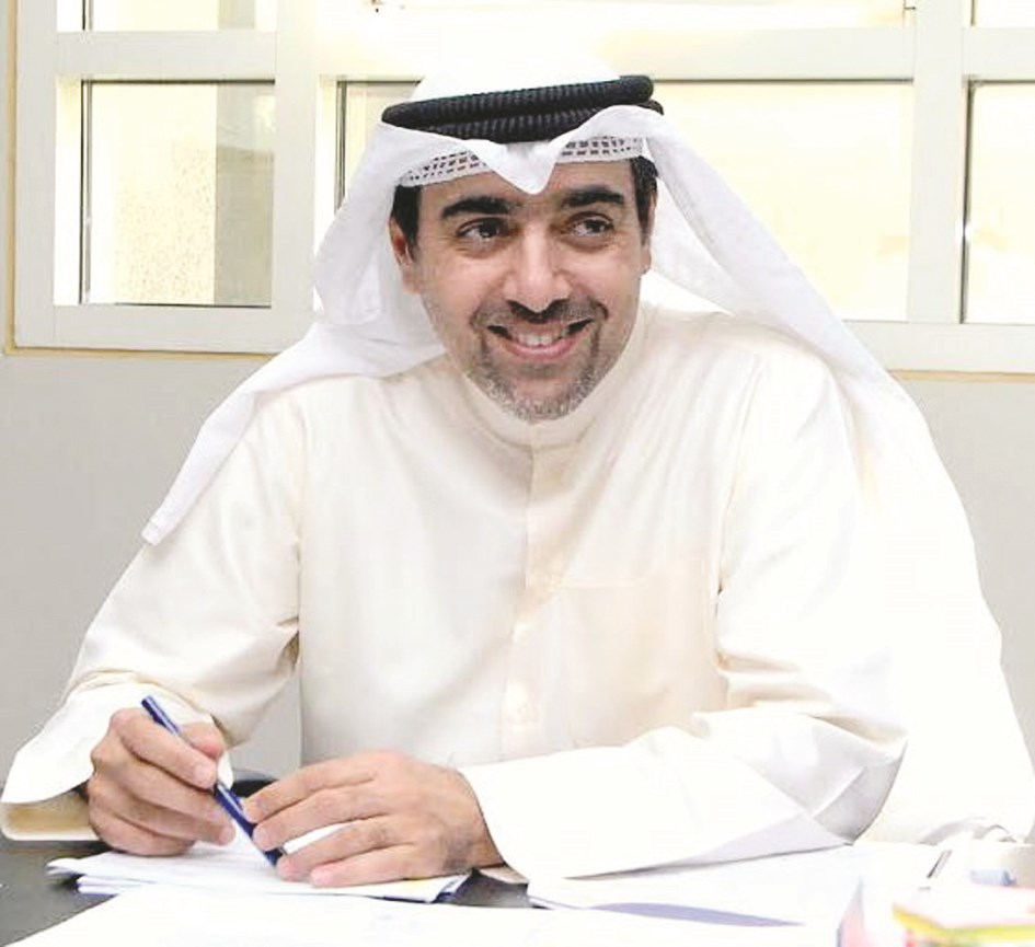 يسر قسم الهندسة الميكانيكية بكلية الهندسة والبترول أن يتقدم بخالص التهاني والتبريكات للأستاذ الدكتور عماد خورشيد بمناسبة ترقيته إلى درجة أستاذ. هذا الإنجاز يعكس جهوده المتميزة وإسهاماته البارزة في مجالات البحث العلمي والتعليم، ويُعد إضافة قيمة لمسيرة القسم العلمية.