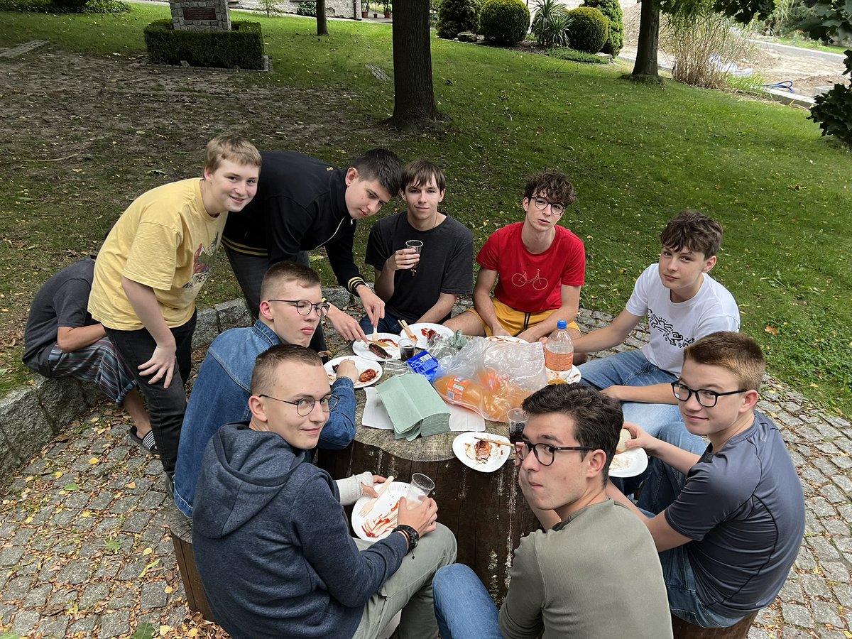 NSD_OFM's tweet photo. 🔸 Jesień w pełni 🍁🍂🌾 więc przyszedł i czas na zakończenie sezonu grillowego 🍗🥓🥩 w cudownej atmosferze spędziliśmy dzisiejszy wieczór 😎😇 https://t.co/d7isd7Ag61