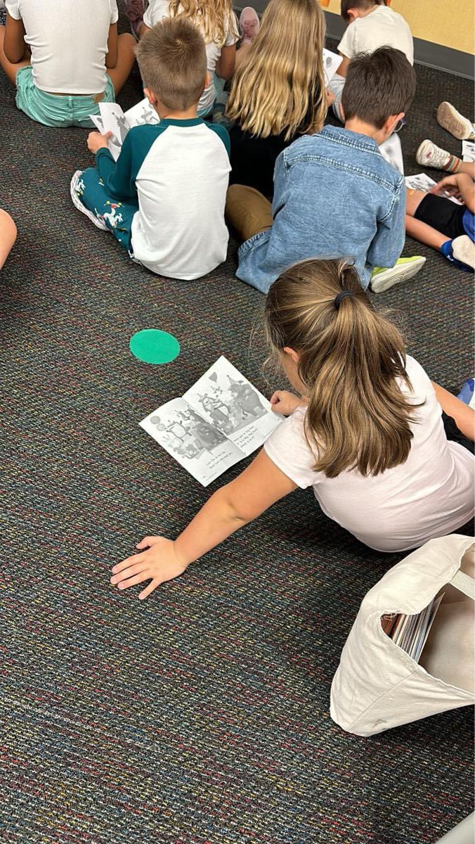 We’ve got some pretty phenomenal future teachers at MB!  Today in 1st grade, Mrs. Brownrigg and Ms. Dyro continue to focus on phonics and how to decode words. #theresnoplacelikemillbrooke #OPSMakeTodayCount <a href="/olatheschools/">Olathe Public Schools</a>