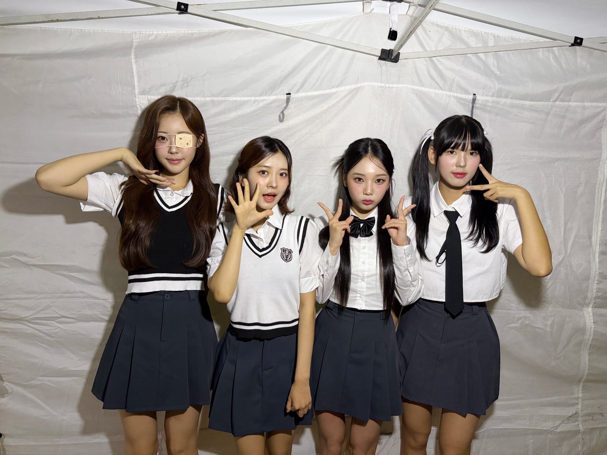 GYazRO8b0AAHumo?format=jpg&name=large