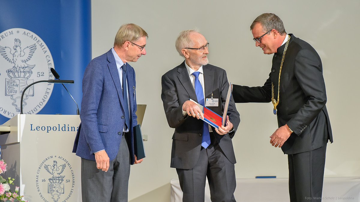 Die Leopoldina ehrt ihr Mitglied Roger Goody für sein wissenschaftliches Lebenswerk mit der Cothenius-Medaille 2024. Der Biochemiker entschlüsselte grundlegende biologische Mechanismen bei Stoffwechselvorgängen. Damit leistete er wichtige Beiträge zur Erforschung von #Krebs-,