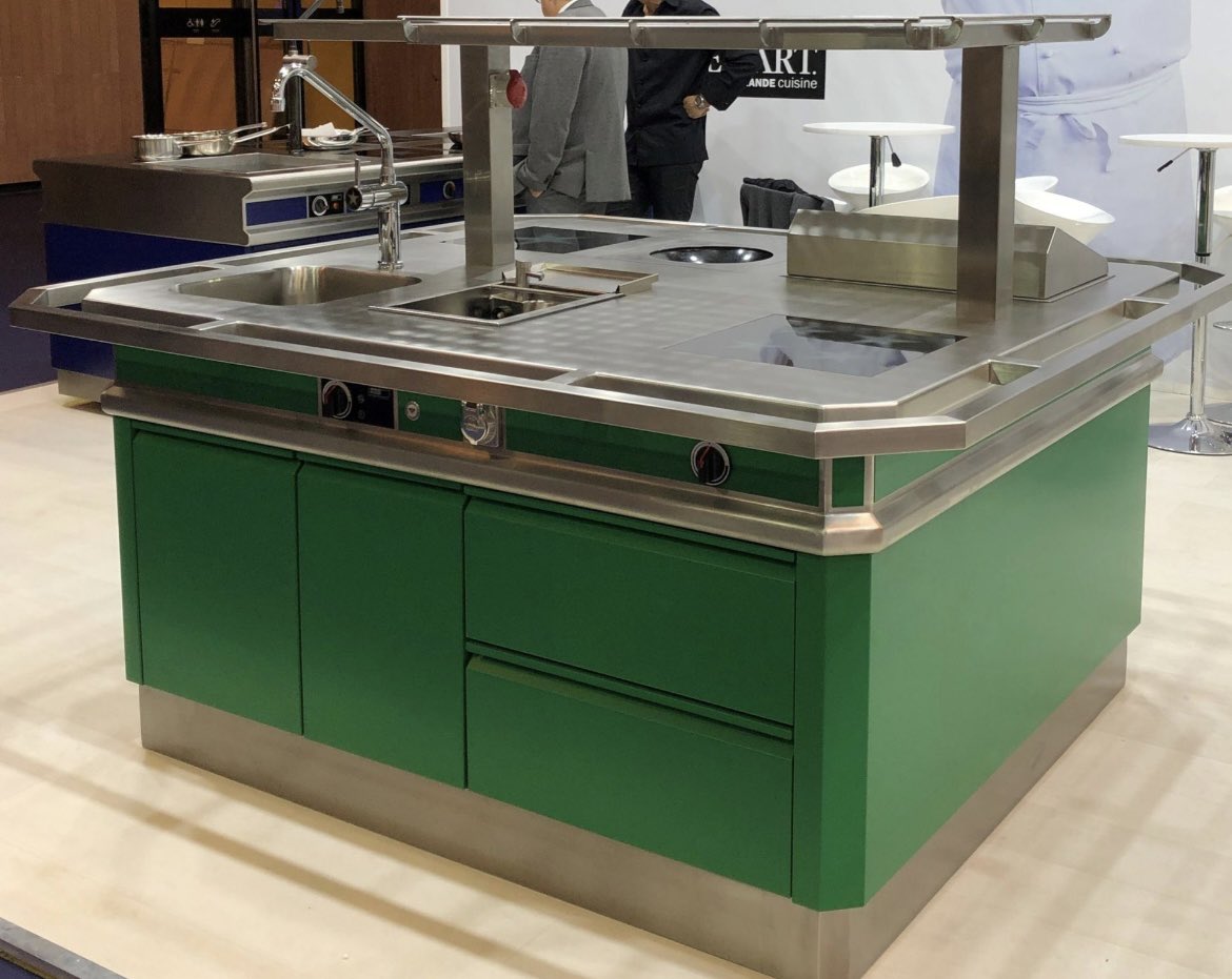 Natalie_Courbet's tweet image. 🌟Did you know? You can customise Menu System cooking suites in any RAL color to perfectly match your design vision! Elevate your space with style and functionality.🌟 

#MenuSystem #TheFineArtofCooking #ExclusiveRanges #Hospitality #Foodservice #cookingsuite #commercialkitchen