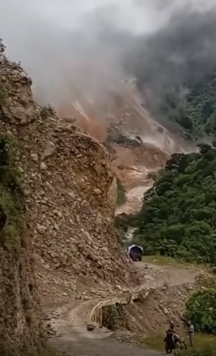 DanielGOaxaca's tweet photo. Hacemos un llamado a las autoridades del Gobierno del Estado de Oaxaca (@GobOax), @SEDENAmx y @GN_MEXICO_ , para que se atiendan de manera urgente y oportuna a las comunidades de los municipios en las regiones #Chatina, #SierraSur #Costa y #Mixteca, afectadas por las lluvias del #Huracán Jhon, toda vez que se encuentran incomunicadas y sin servicios básicos.
Mi solidaridad con las y los habitantes de los municipios afectados
#LaEsperanzaNosUne
#Daniel #Gutierrez #Oaxaca
#LaEsperanzaDeOaxaca
#MovimientoDemocráticoNacional
#SUMA