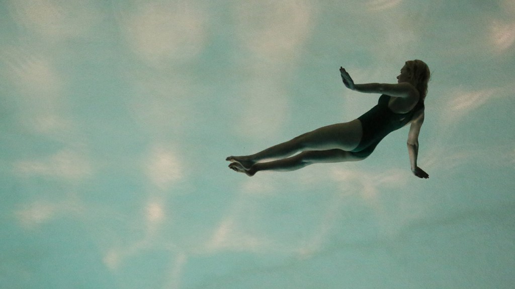 EzraCubero's tweet image. IT'S NOT ME is a psychedelic deep dive into Leo's Carax's view of the world, the cinematic landscape, and all the other nonsense of life. You're either with it or you're not. As for me?.... I liked seeing Baby Annette again. #NYFF61