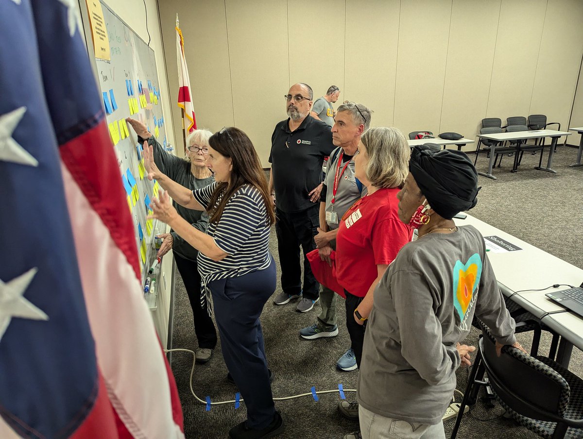 RedCross's tweet photo. Over 500 disaster responders in Florida and Georgia are standing by, ready to respond as communities brace for Hurricane Helene’s impact tonight. 💪🏽

Ahead of the storm making landfall, our disaster teams helped set up shelters and prepositioned trailers with relief items. They also prepared nearly 45,000 snacks and ready-to-eat meals to distribute in affected areas once it is safe to do so. 

To stay informed with updates from local teams, follow these accounts on social media:
📍 @RedCrossCFL
📍 @RedCrossNFL
📍 @RedCrossAL
📍 @GARedCross