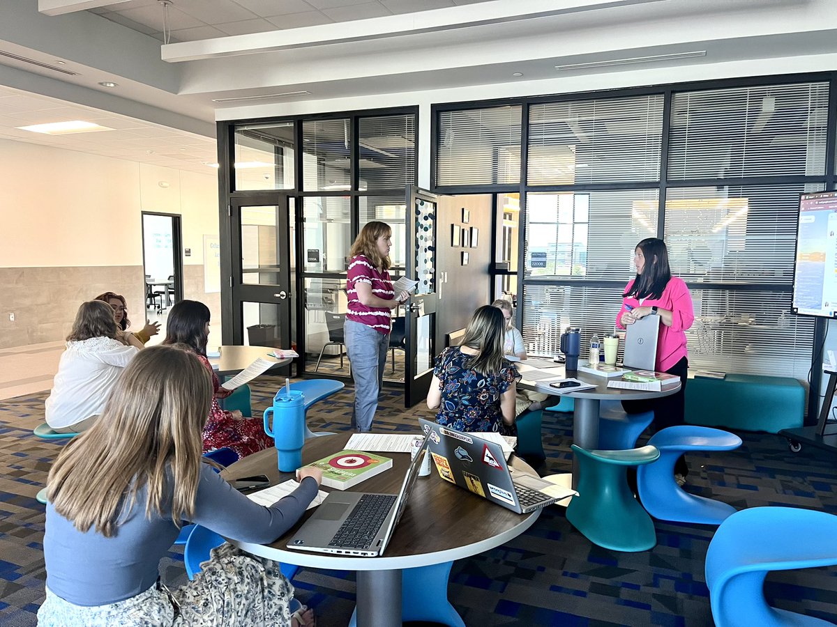 Wonderful K-2 teachers that came to an optional writing PD! I love informal collaboration times with teachers. <a href="/colesd2/">Susan Cole</a> <a href="/TravisMotal/">Travis Motal</a>