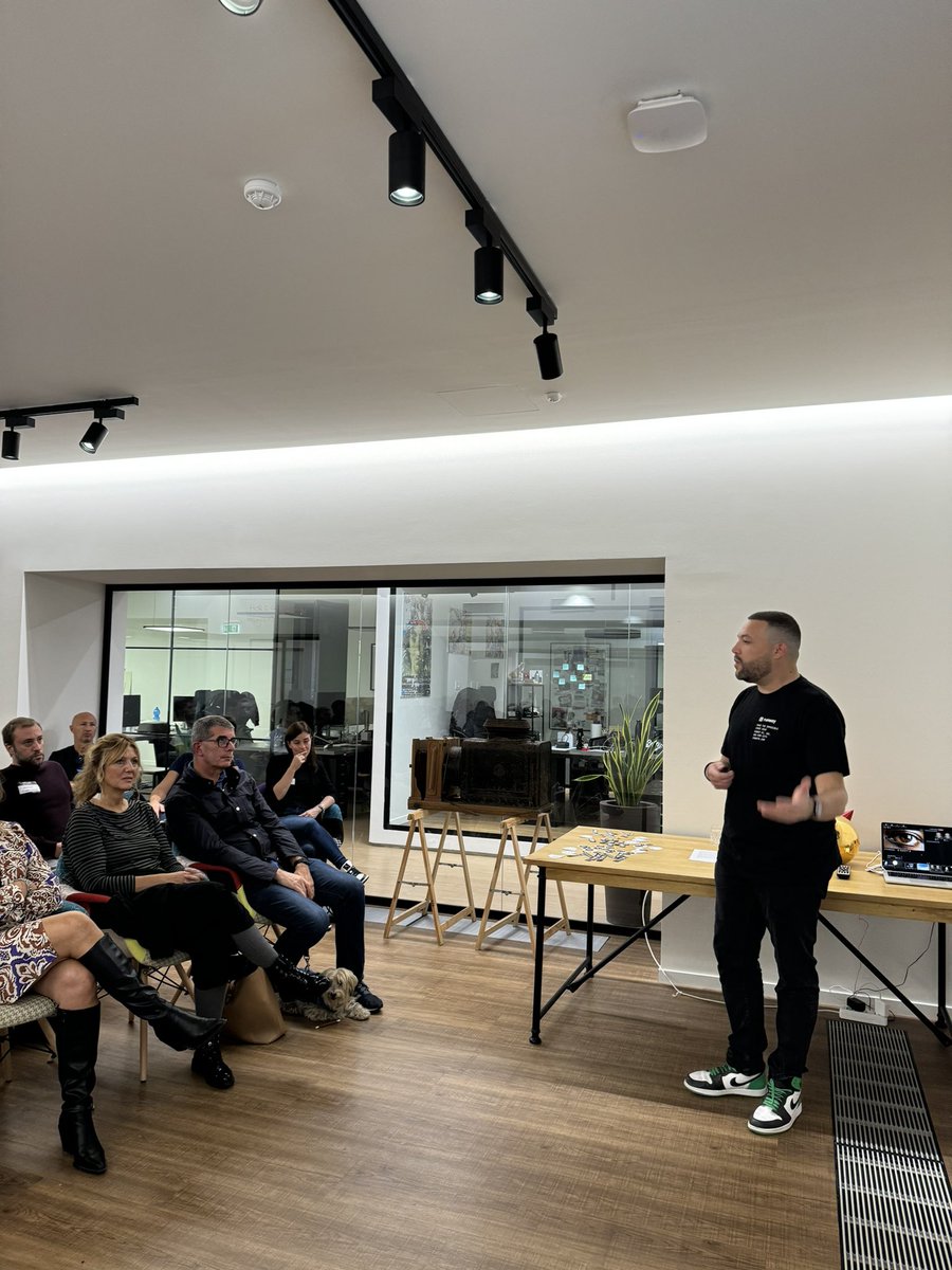 Giuliano Ambrosio tweet media