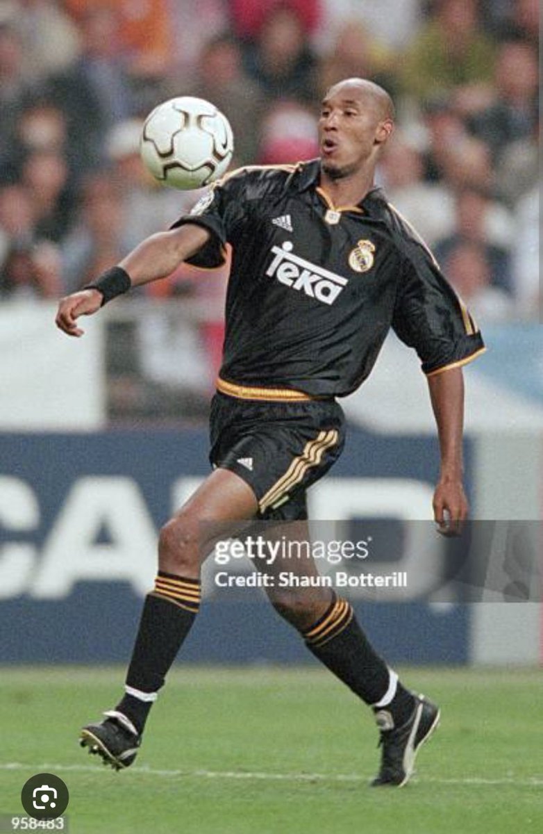 Luisgonga77's tweet photo. @NachitoTV Anelka https://t.co/9x5U5hIf2j