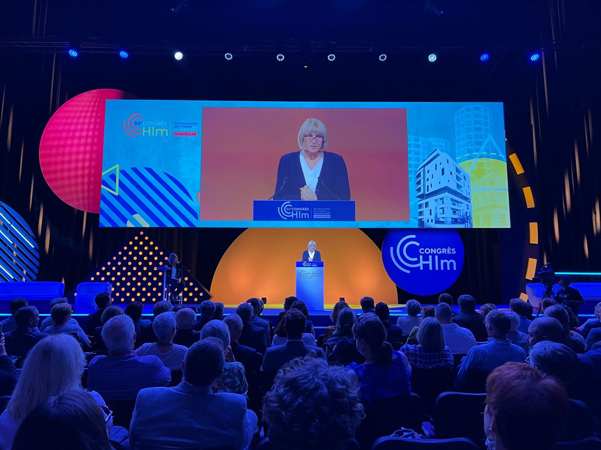 Le monde du logement a besoin de stabilité et de visibilité. Par le dialogue, la co-construction, avec les territoires, les corps intermédiaires, en bloc, nous pourrons construire une nouvelle façon de penser le logement pour demain. Un logement produit, c'est une vie qui avance.