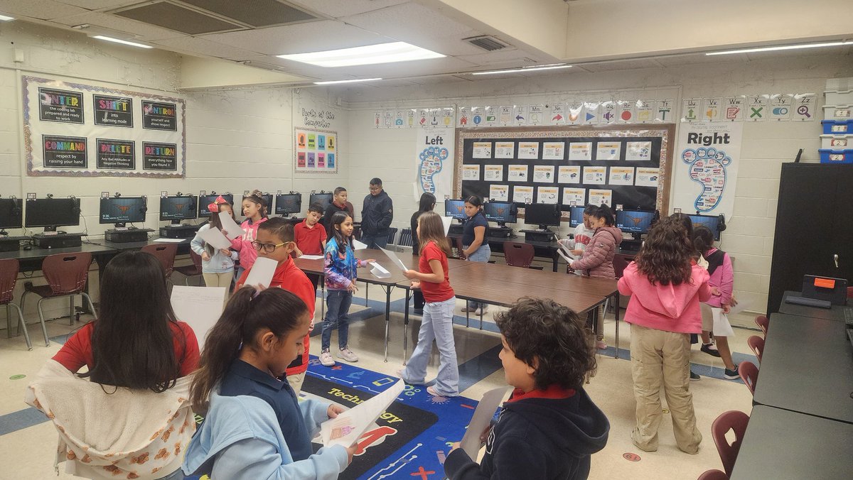 LYEcoding's tweet image. No internet? No problem! At Coding Lab, we&apos;re diving into algorithms and sequencing. 🚀
@Las_Yescas