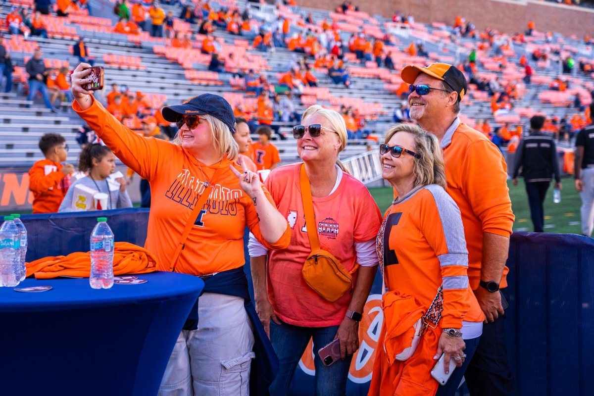 ICONforIllini's tweet photo. Road game weeks have us missing these moments together 🧡

Not an ICON member yet? Join at the Quad level+ before our next @IlliniFootball home game on 10/12 and enjoy on-field access for pregame festivities! 

➡️ https://t.co/ZRoeIFNF58

#illini | #BecomeAnICON https://t.co/IqHKsFkdMN