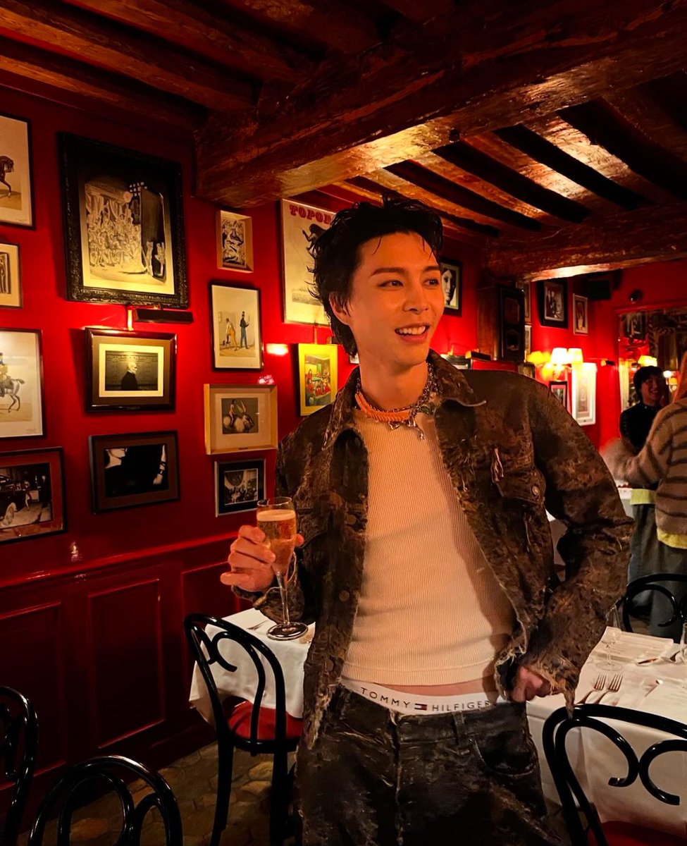 suhpremacistJ's tweet photo. Johnny Suh at acne studios after party 

FW24                                                   SS25 https://t.co/tnU73GXLEm