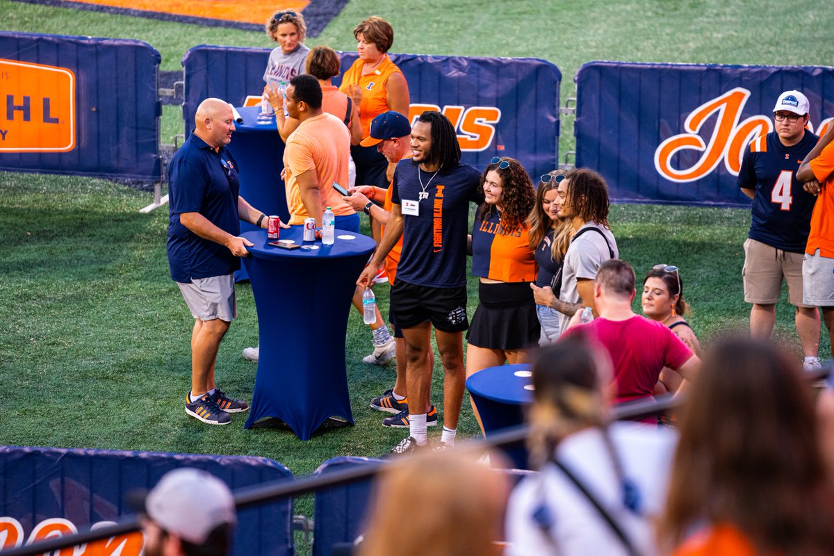 ICONforIllini's tweet photo. Road game weeks have us missing these moments together 🧡

Not an ICON member yet? Join at the Quad level+ before our next @IlliniFootball home game on 10/12 and enjoy on-field access for pregame festivities! 

➡️ https://t.co/ZRoeIFNF58

#illini | #BecomeAnICON https://t.co/IqHKsFkdMN