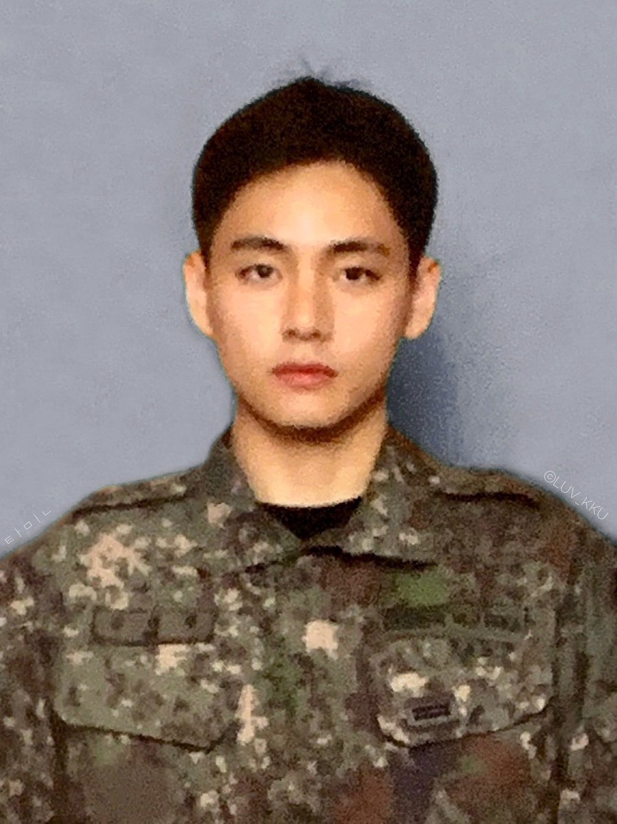 taemuseo's tweet photo. the type of photo you keep in your wallet 🤍 https://t.co/PwEwXcrKNQ