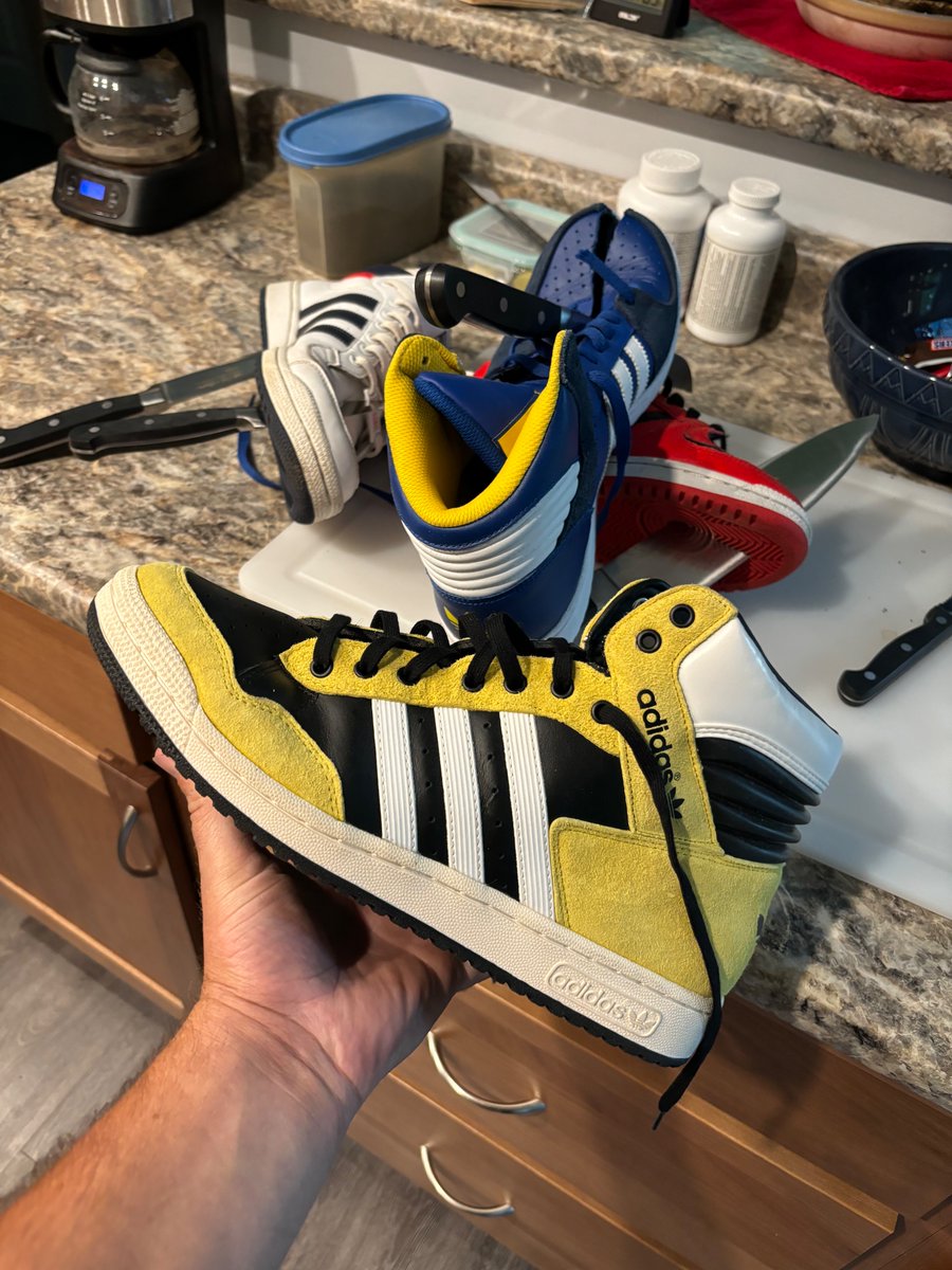 Adidasrock (@adidasrocks1995) on Twitter photo 