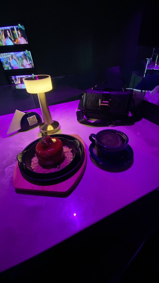 acxz770's tweet photo. My favorite picture 🤍. https://t.co/5njwcSRM3H