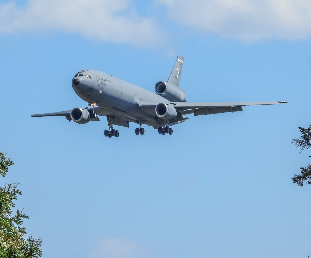 TheSnoopySnoop's tweet photo. My contribution on the Extender retirement today 😢
First one I'd seen for YEARS and the last one I saw EVER. Spotted at KPSM in August last year.
KC-10A Extender #AE0210 82-0191 Travis as #BLUE15
#avgeek #planespotting #kc10 #Extender #USAF https://t.co/UoZz2xPwZn