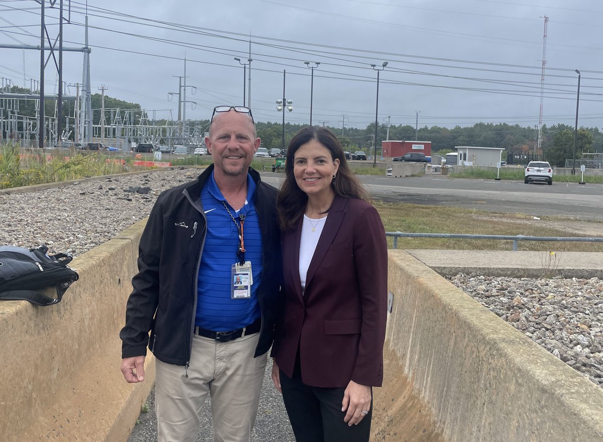 Governor Kelly Ayotte tweet media