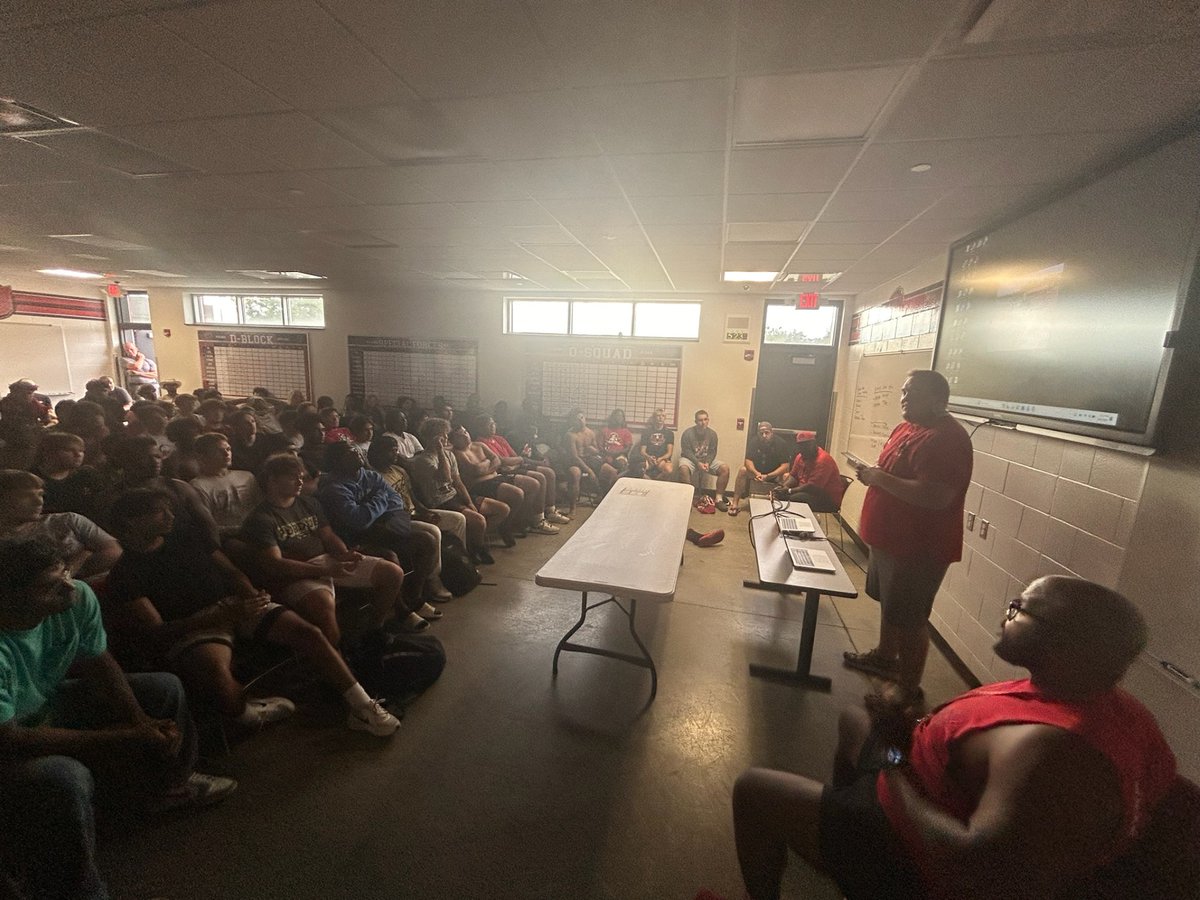 Huge shout out to Coach <a href="/shaneturnipseed/">Shane Turnipseed</a> for sharing a great message with our squad tonight. Powerful. Belief. Faithful. #AGNB #WTW