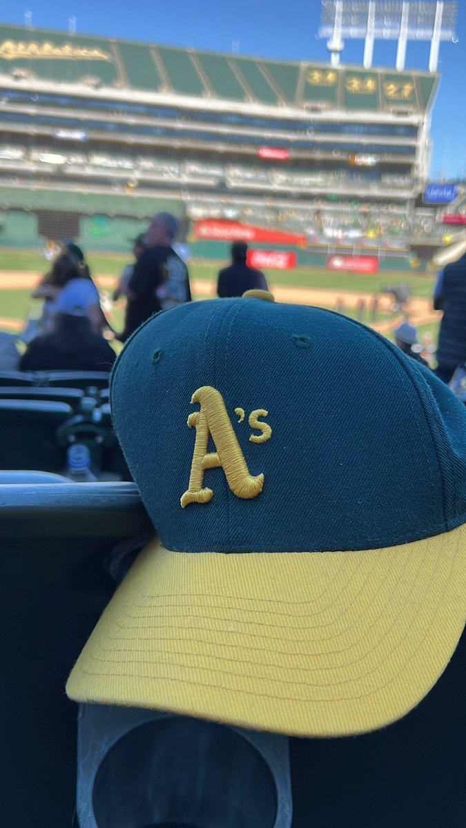 davechilders's tweet photo. Thanks for the hat you gifted me at 2017 Office Hours @DaveKaval. It was my symbol of hope for 7 plus years. But now you can pick it up in 118 row 20. I won’t be needing it for the future. https://t.co/TdCLgaTPHk