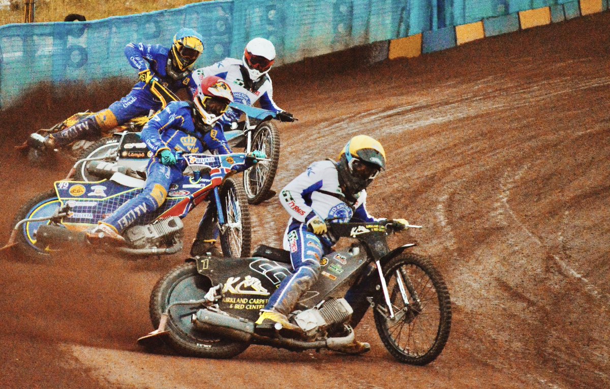bre__tt's tweet photo. Looking back on 2024 and ahead to the 2025 season! @SpeedwayGB 

#speedway #speedwaypics #speedwayphotos #workingtoncomets #photography #motosport #britishspeedway #motobikes https://t.co/crrlt2co9Z