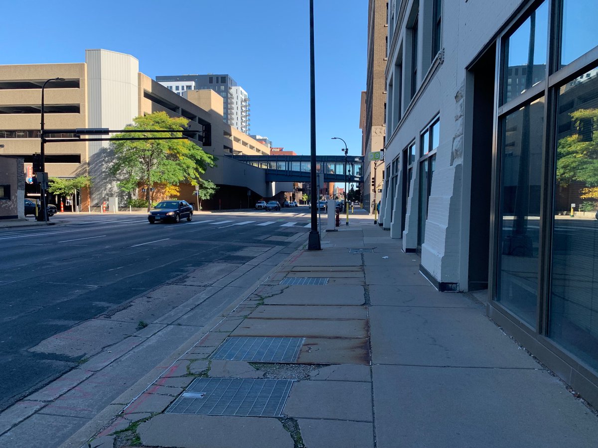 urbanevesen's tweet photo. Man it’s almost like slamming a car sewer through a city makes properties undesirable https://t.co/62srqXPS8S