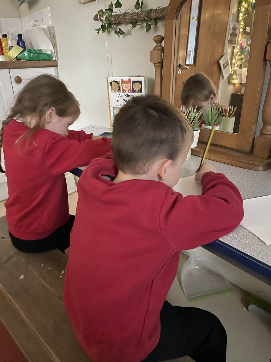 BG_Hedgehogs's tweet photo. Hedgehogs have shown excellent mark making skills this week both inside and outside #BGEarlyYears #BGWriting https://t.co/CK3ypdBi8F